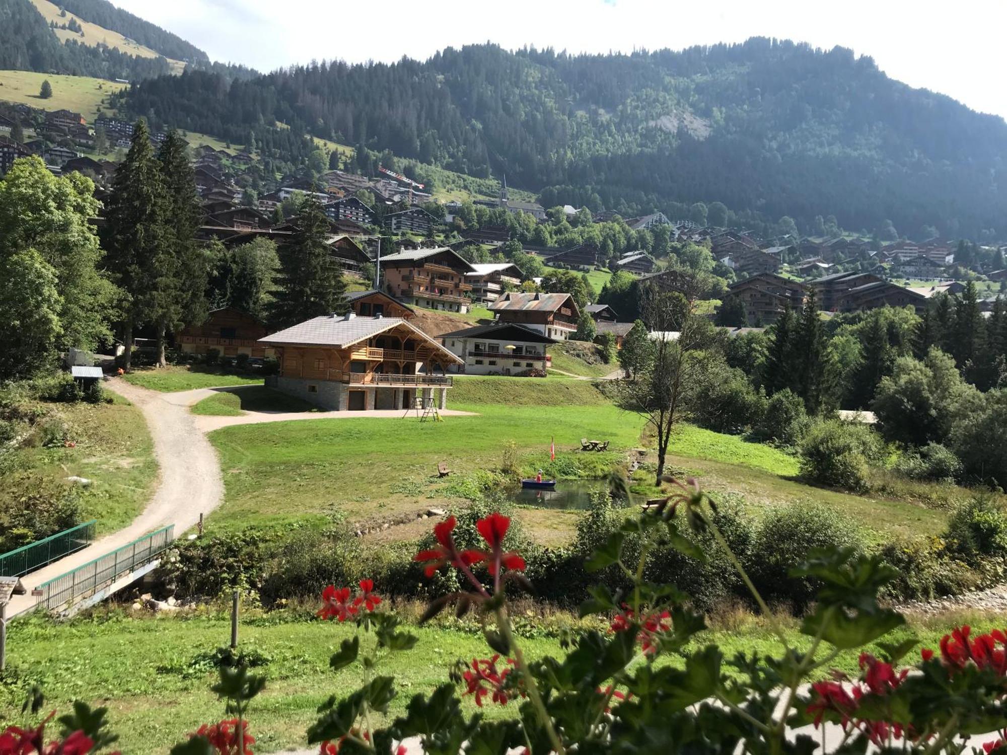 Au Bois De Lune Chatel Exterior photo