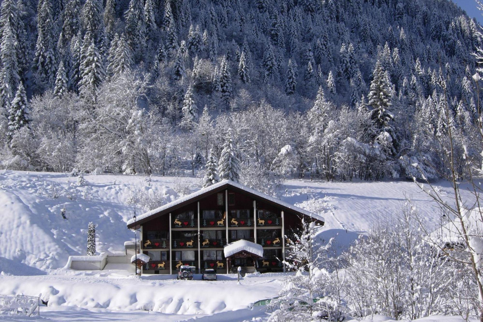 Au Bois De Lune Chatel Exterior photo
