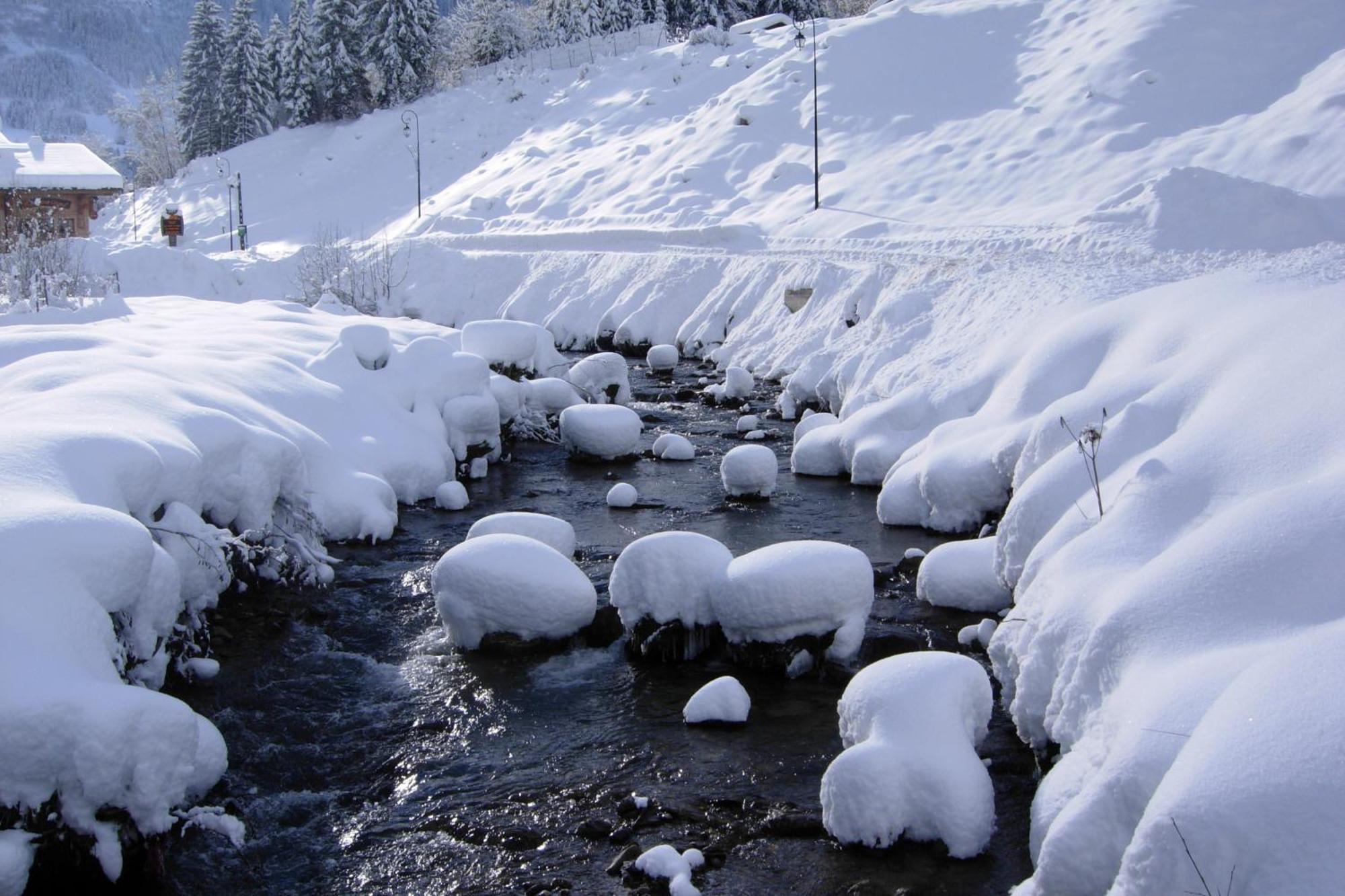 Au Bois De Lune Chatel Exterior photo