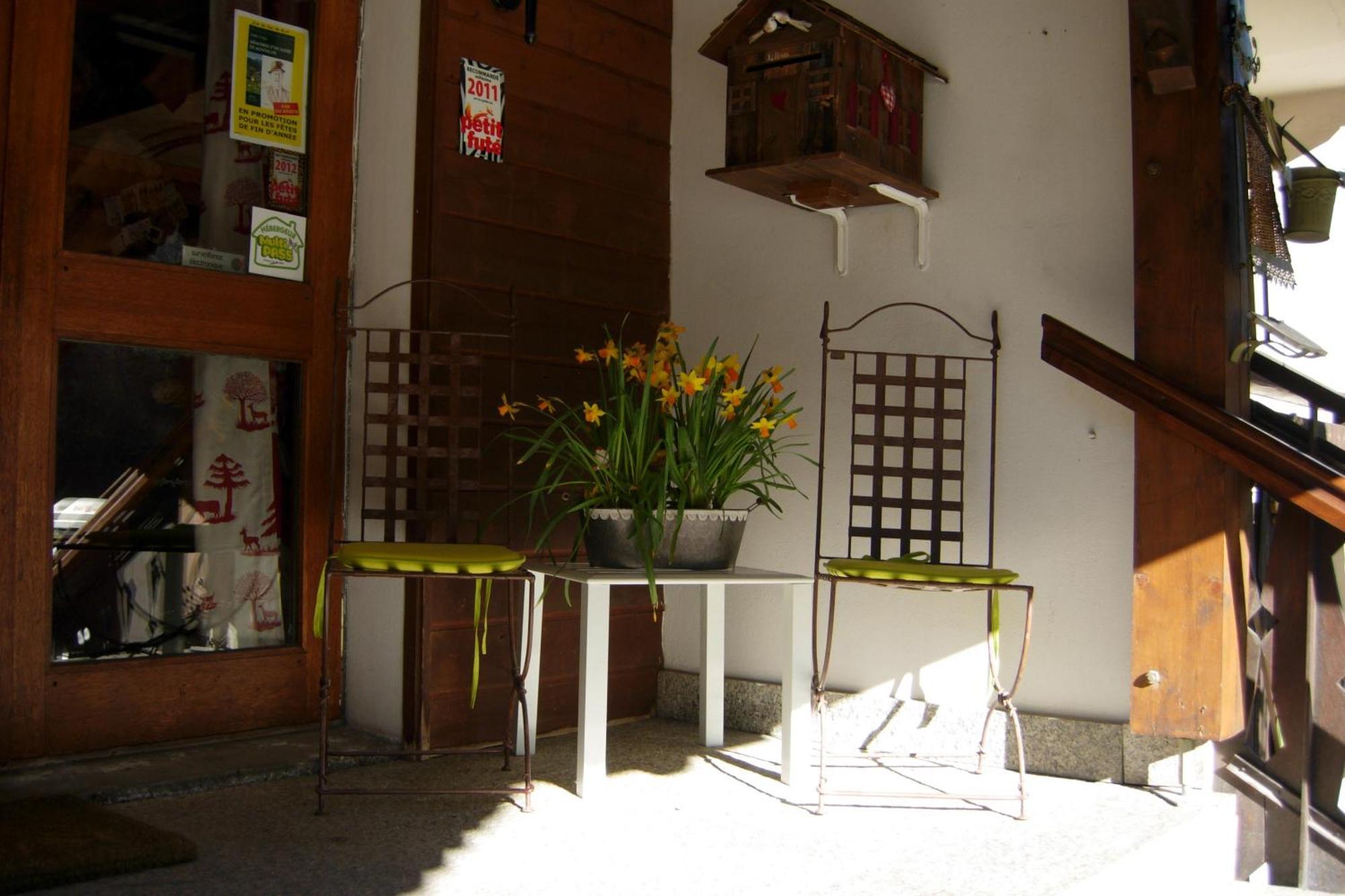 Au Bois De Lune Chatel Exterior photo