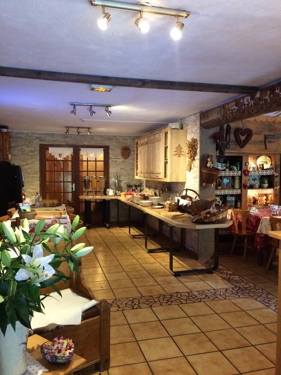 Au Bois De Lune Chatel Exterior photo