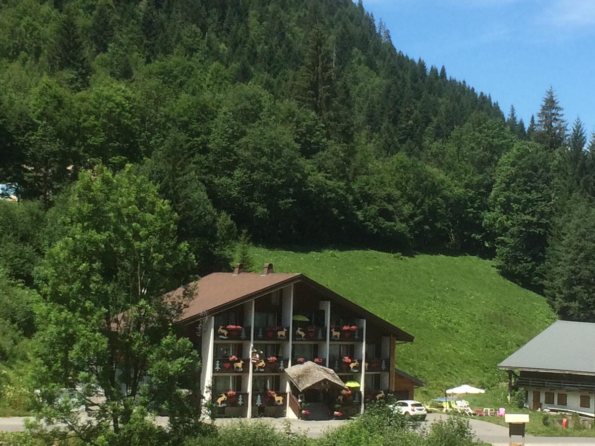 Au Bois De Lune Chatel Exterior photo
